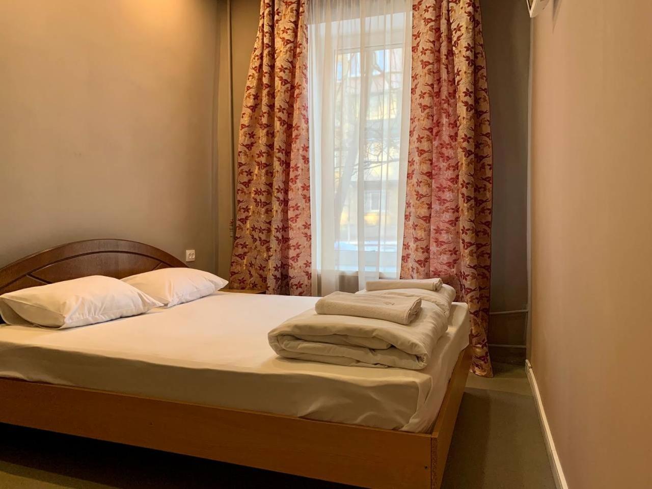 Hostel Podolski Plus เคียฟ ภายนอก รูปภาพ