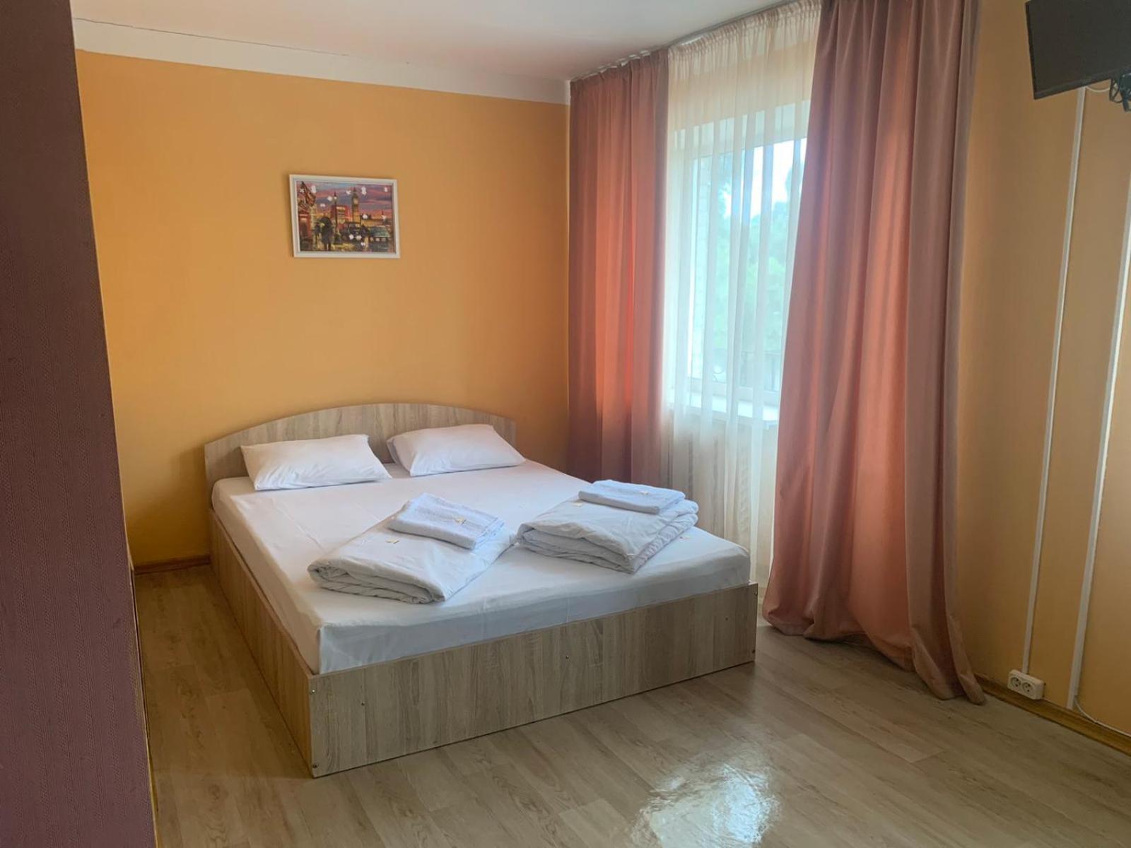 Hostel Podolski Plus เคียฟ ภายนอก รูปภาพ