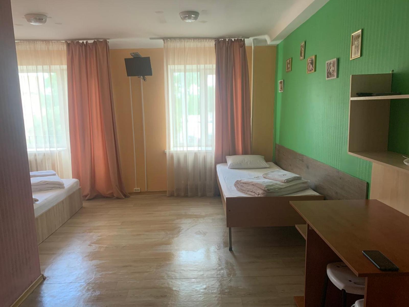 Hostel Podolski Plus เคียฟ ภายนอก รูปภาพ