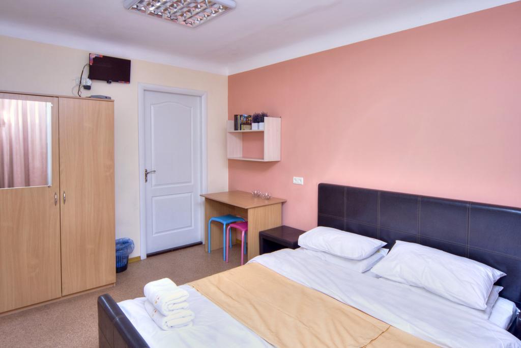 Hostel Podolski Plus เคียฟ ห้อง รูปภาพ